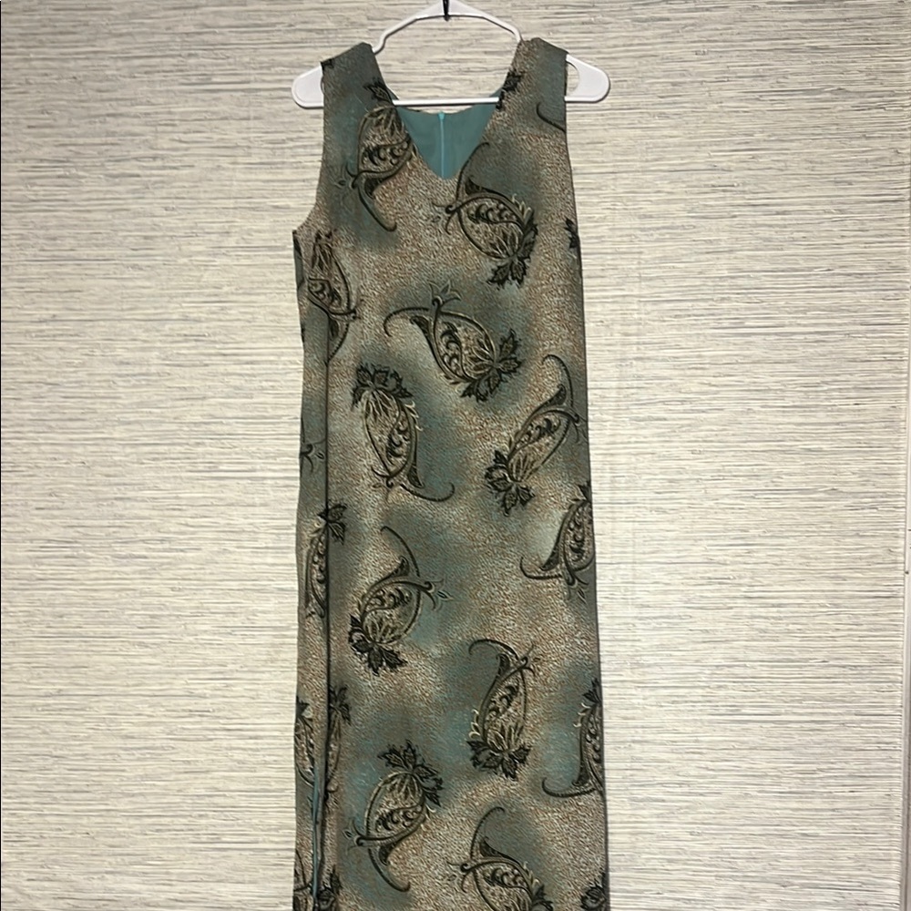 Elegant Paisley Maxi Dress Sleeveless Lined V-Neck Tie Detail – XL est. (815)